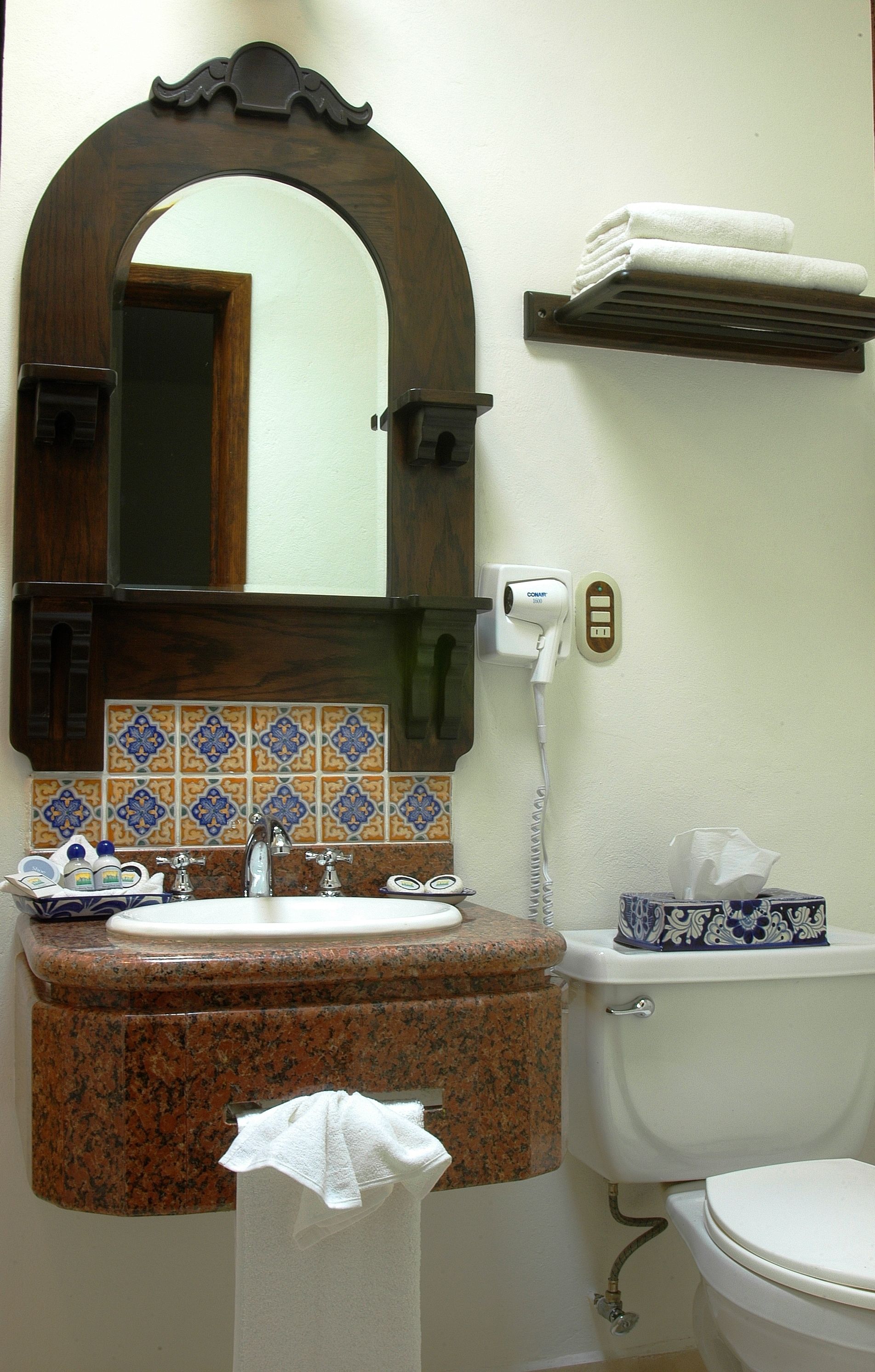 standard room, 1 double bed | bathroom sink