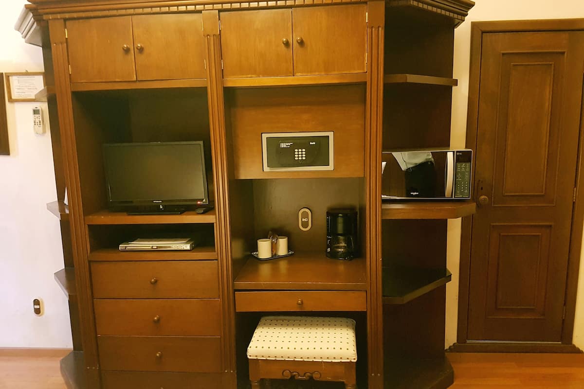 superior room | 1 bedroom, premium bedding, down duvets, in-room safe