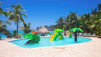 3 piscinas al aire libre