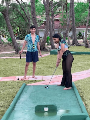 Mini-golf