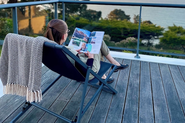 Suite, Terraza, vista al mar | Ropa de cama de alta calidad y caja de seguridad en la habitación