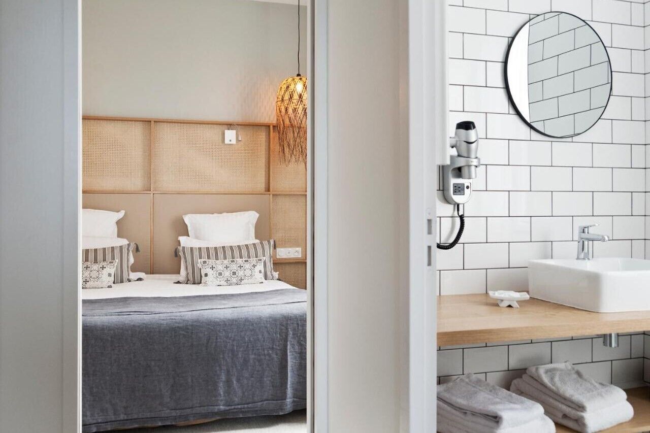 suite, terrace, sea view | premium bedding, in-room safe, desk, laptop workspace