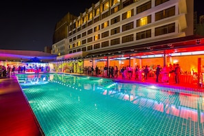 Outdoor pool, open 8:00 AM to 10:00 PM, pool loungers