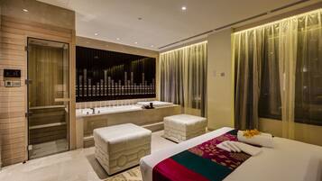 Couples treatment room(s), sauna, hot tub, steam room, body treatments