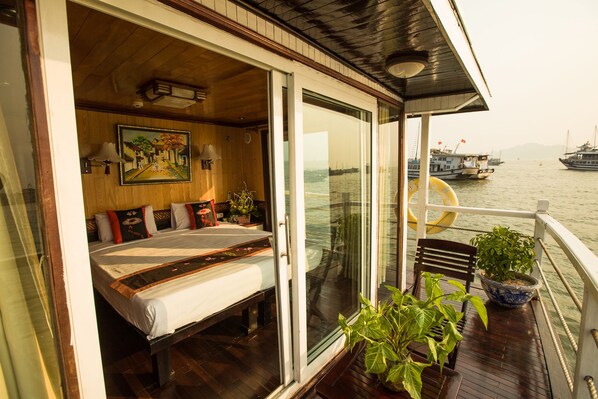 Suite, 1 cama matrimonial, vista al mar | Cortinas blackout y wifi gratis 