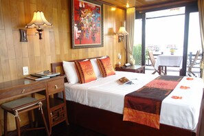 Royal Double Room | Blackout drapes, free WiFi - Annam Junk (Ha Long)