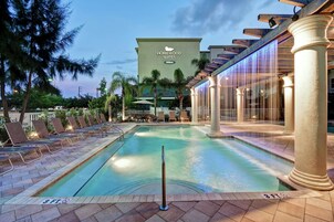 2 piscinas al aire libre