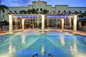 2 piscinas al aire libre