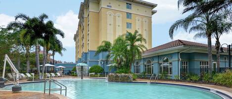 Outdoor pool, sun loungers
