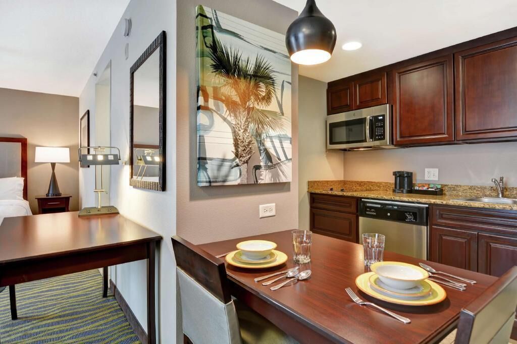 Eget kök | Kylskåp, mikrovågsugn, spishäll och diskmaskin