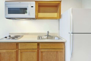 Desk, laptop workspace, iron/ironing board, free WiFi - WoodSpring Suites St Louis St Charles (St. Charles)