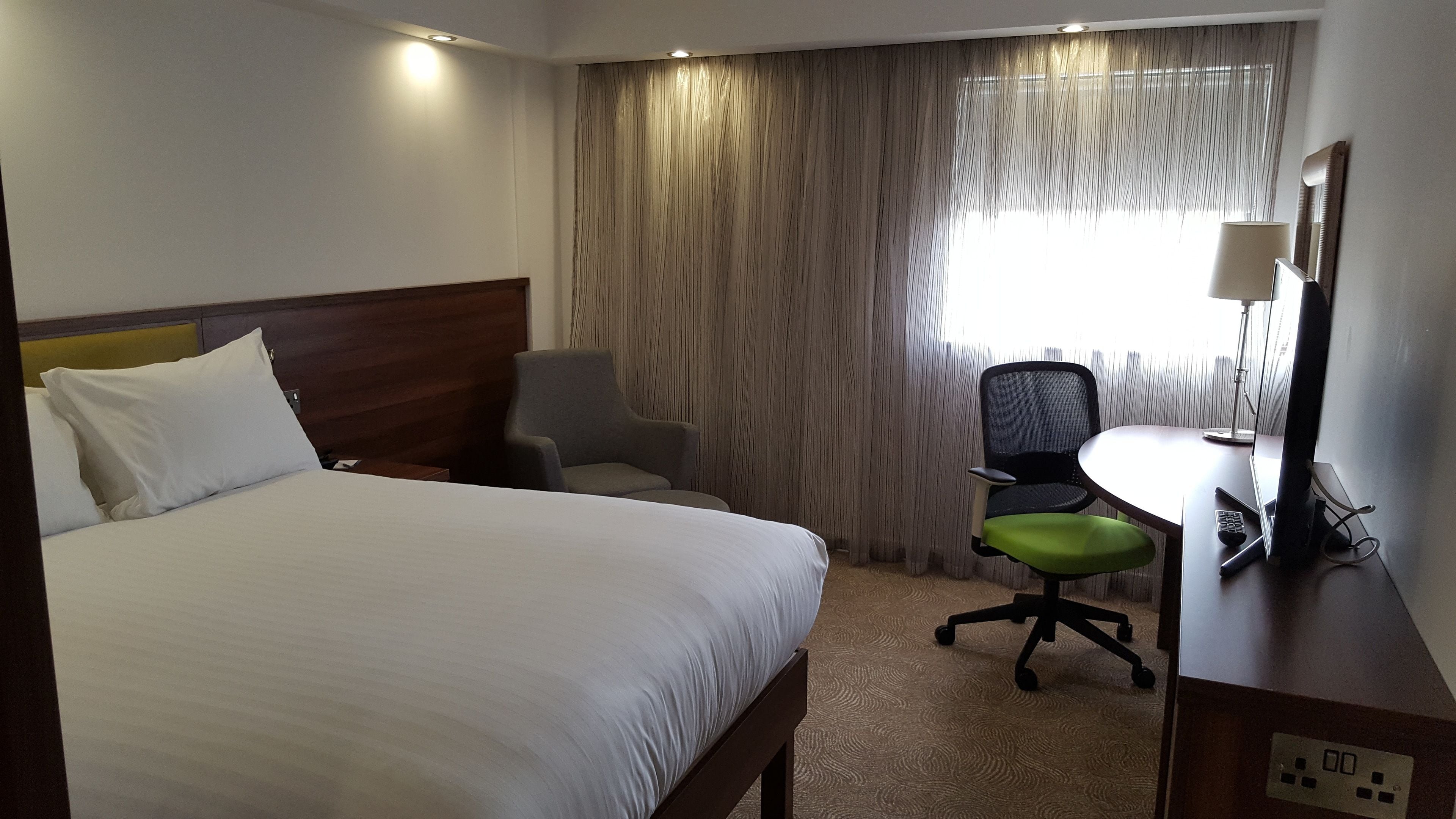 room, 1 queen bed, non smoking | in-room safe, desk, laptop workspace, blackout curtains