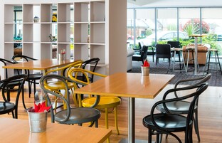 Se sirven desayunos, almuerzos, cenas y cocina internacional 