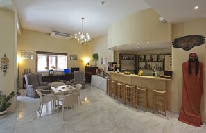 Breakfast area - Efplias Hotel (Piraeus)