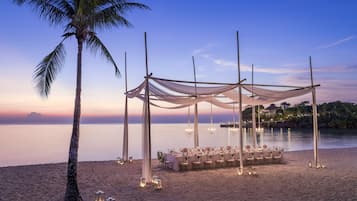 Beach nearby, white sand, sun loungers, beach umbrellas