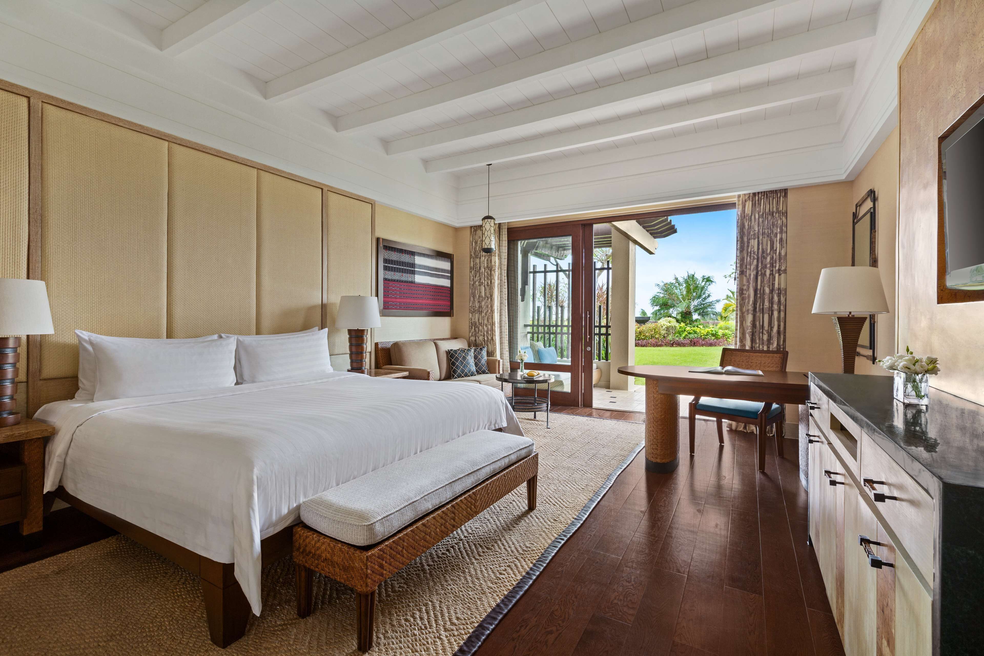 Premium bedding, minibar, in-room safe, desk