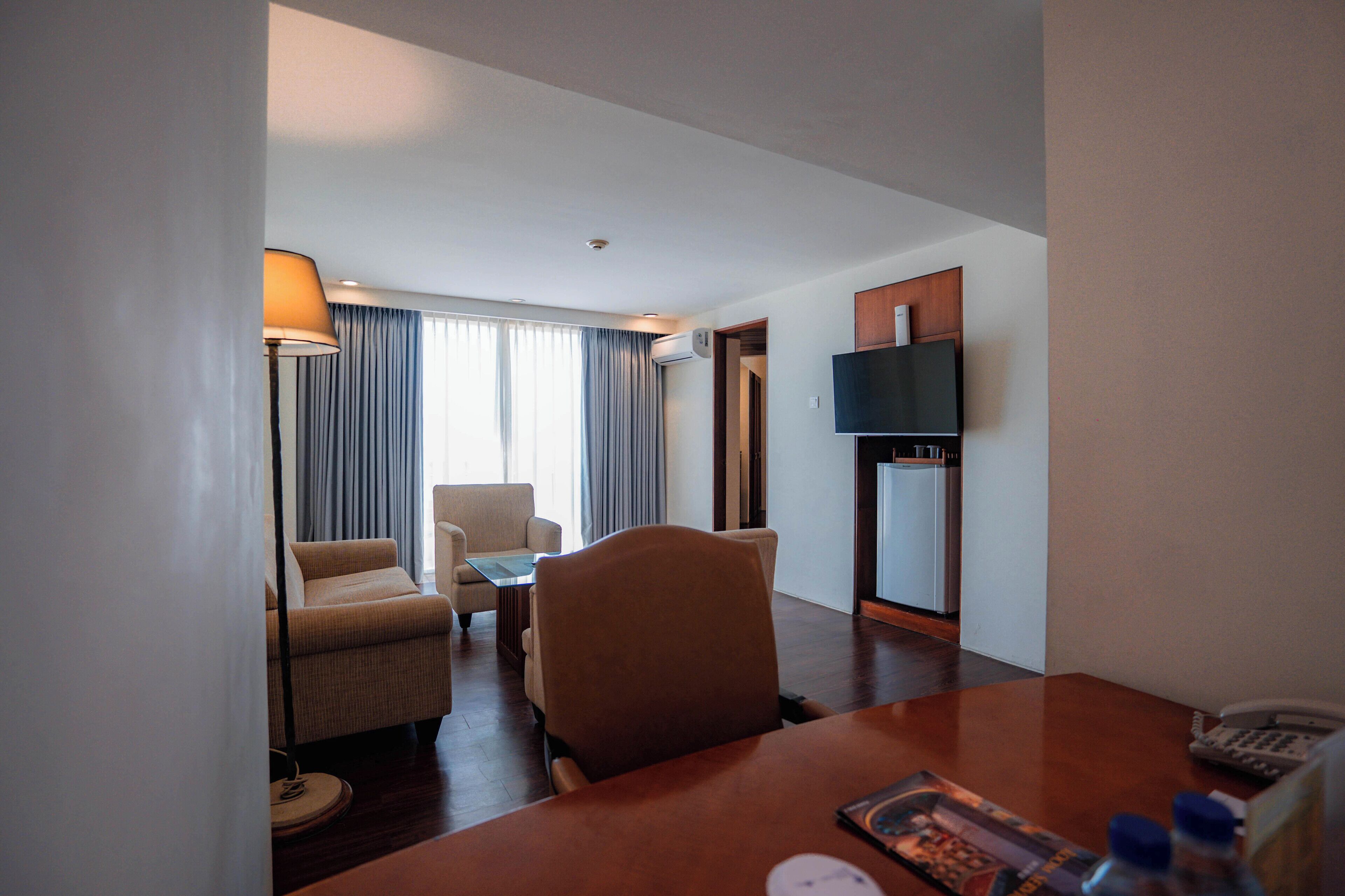 suite room | living room | 32-inch led tv with digital channels, tv