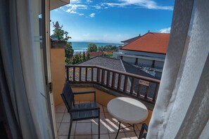 Suite Room | Balcony - Kuta Paradiso Hotel (Kuta)