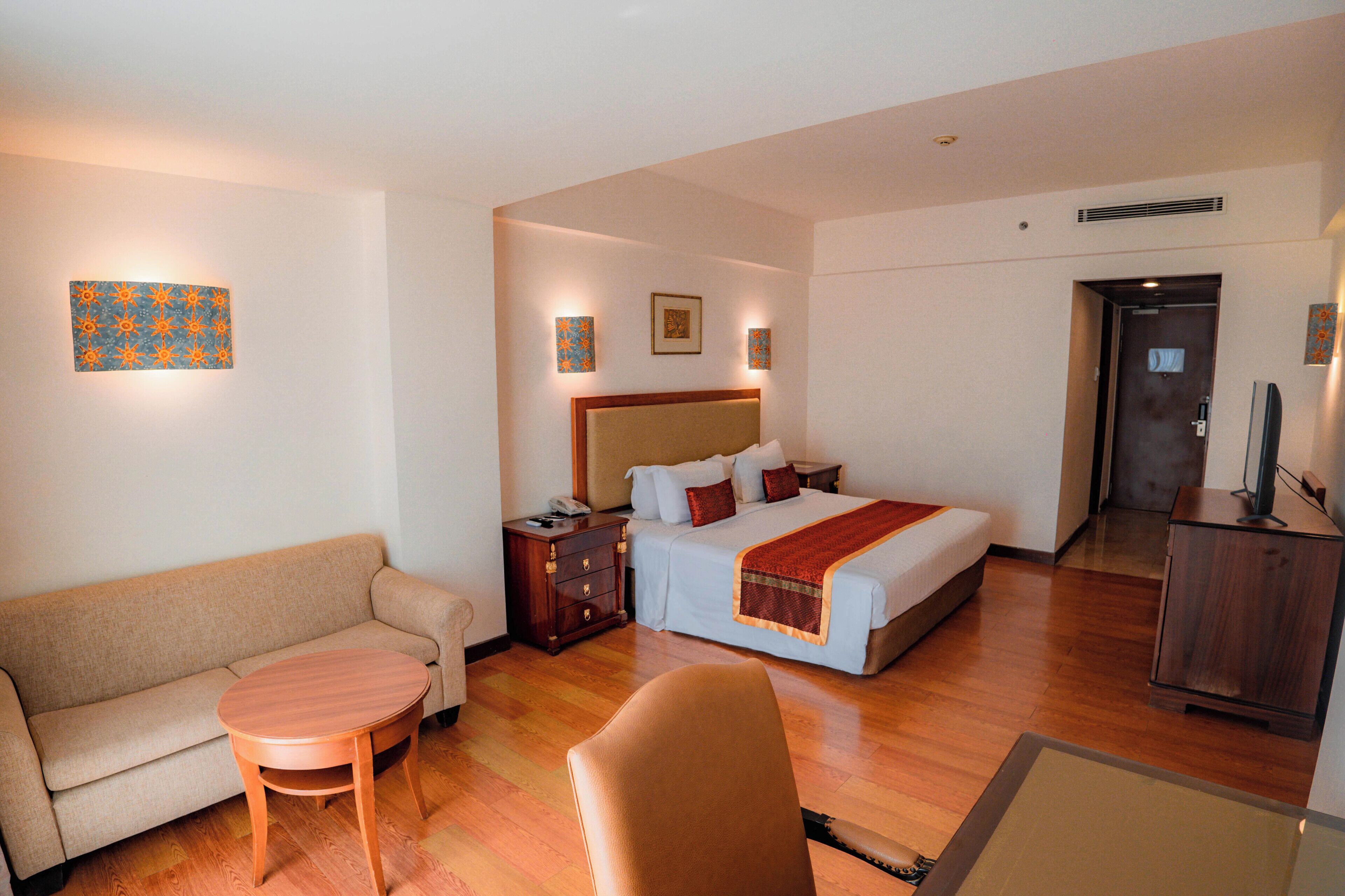 Super Deluxe Pool view | 1 phòng ngủ, két bảo mật tại phòng, bàn 