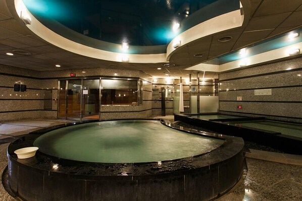 Bañera de hidromasaje interior