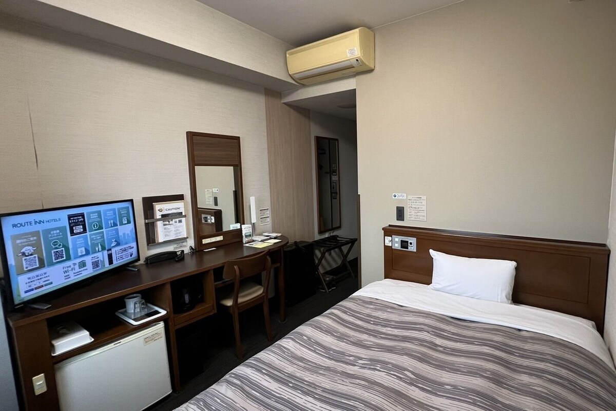 Bureau, Wi-Fi gratuit, draps fournis