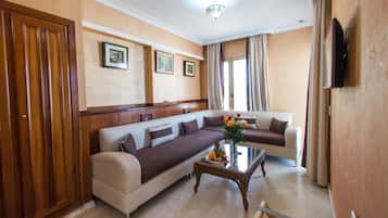 Suite | Premium bedding, minibar, in-room safe, desk