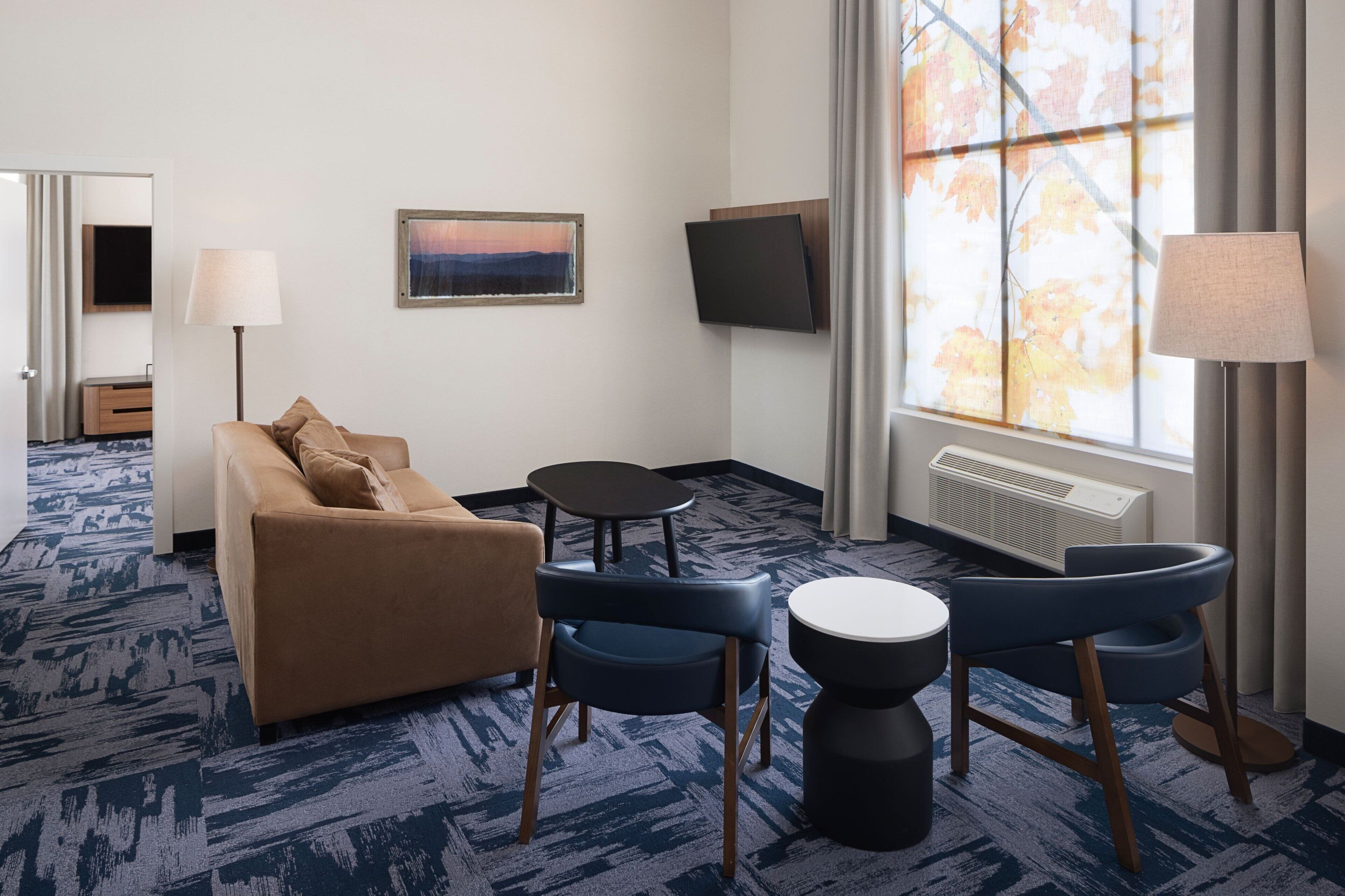 32-inch flat-screen tv with cable channels, tv, mp3 dock