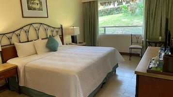 Premium bedding, in-room safe, individually furnished, blackout curtains