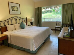 Deluxe Room | Premium bedding, in-room safe, individually furnished, blackout curtains