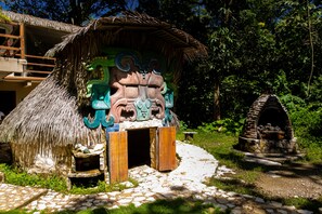 Couples treatment rooms, steam room, mud baths, body wraps, facials - Hotel Villa Mercedes Palenque (Palenque)