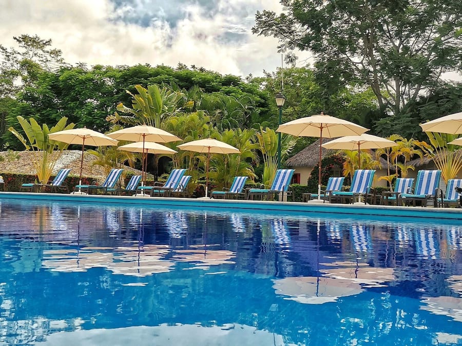 2 piscinas al aire libre (de 08:00 a 21:00), sombrillas, tumbonas