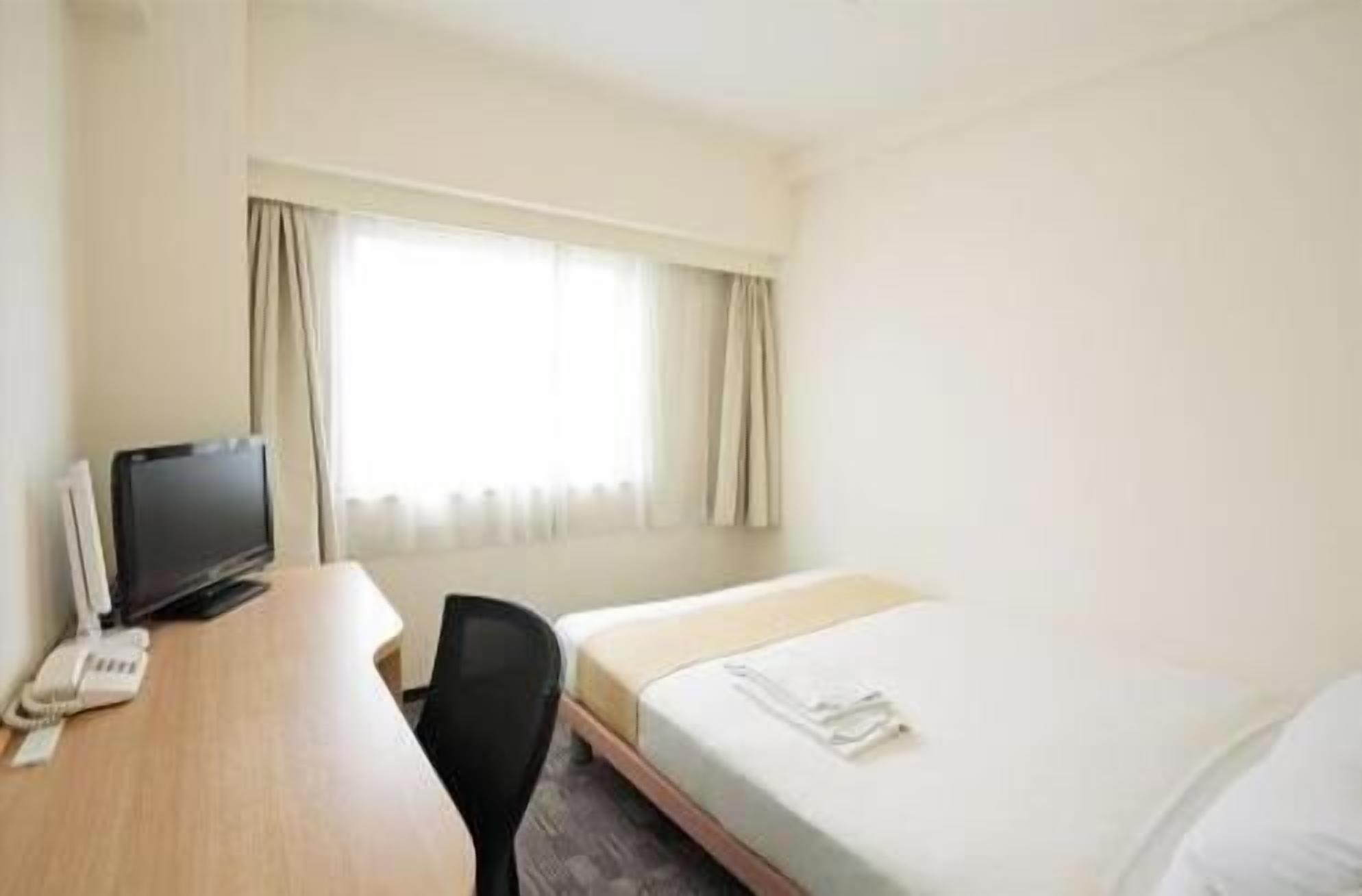 書桌、筆電工作 空間、遮光布/窗簾、熨斗/熨衣板