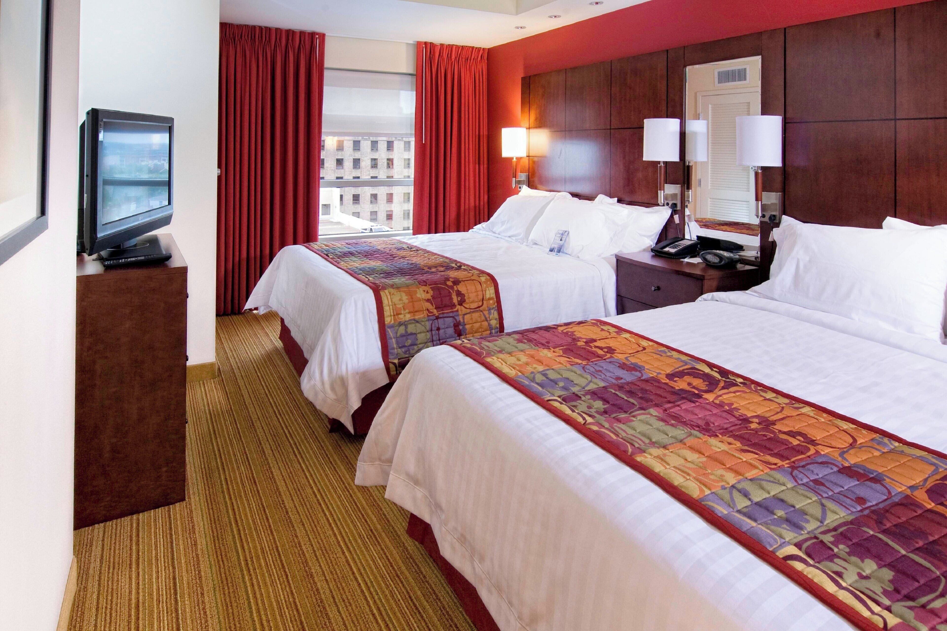 suite, 1 bedroom, non smoking | in-room safe, desk, blackout curtains, iron/ironing board