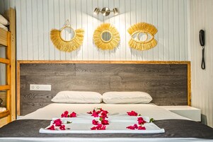 四人房 | 迷你吧、免费婴儿床、折叠床/加床（额外收费）、收费 WiFi