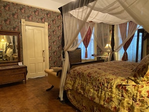 Chambre Deluxe | Couette en duvet d'oie, fer et planche Ă repasser, Wi-Fi, draps fournis