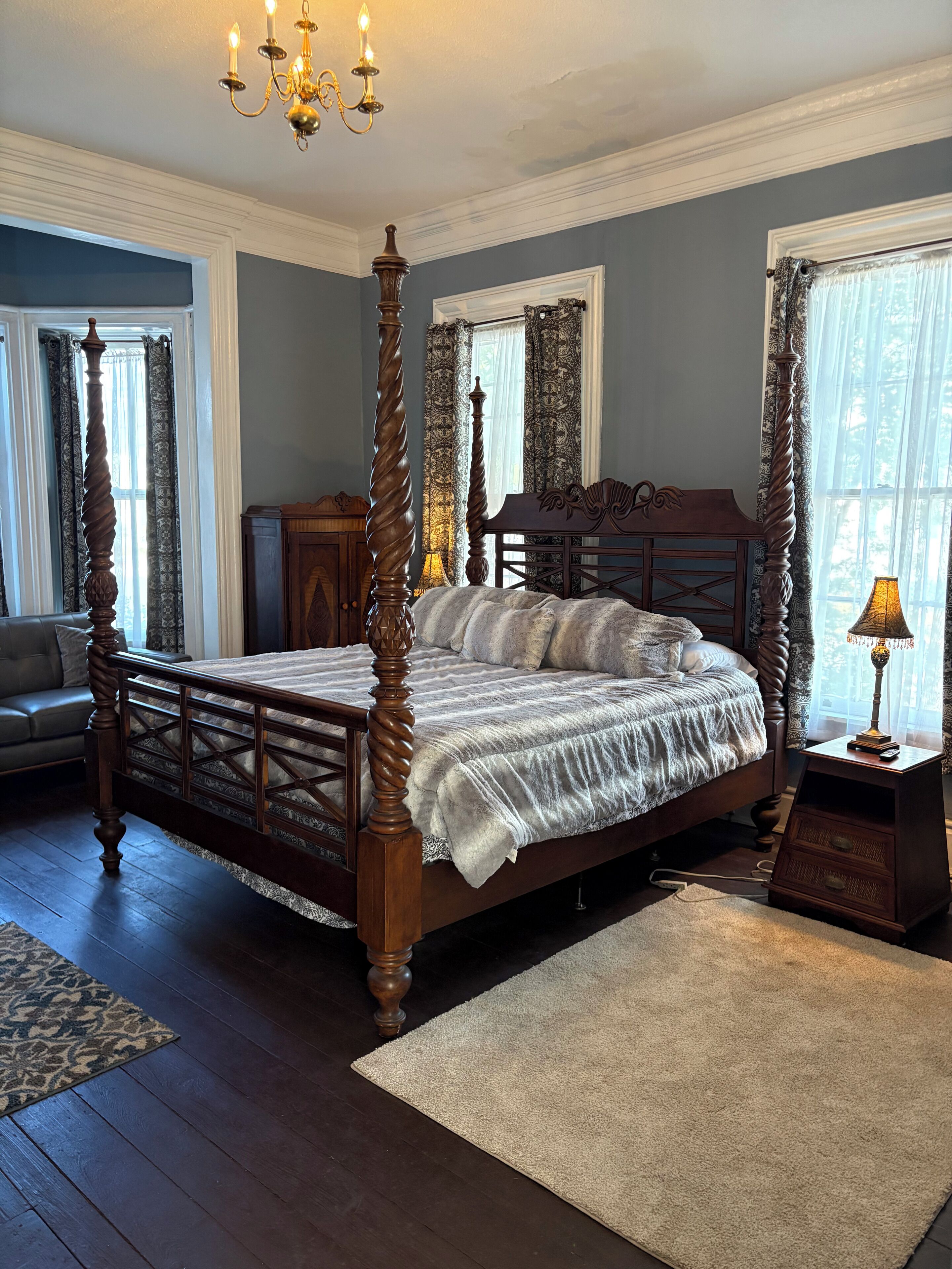 Down duvets, iron/ironing board, WiFi, bed sheets