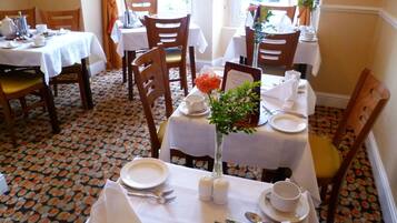 Daily cooked-to-order breakfast (EUR 14 per person)