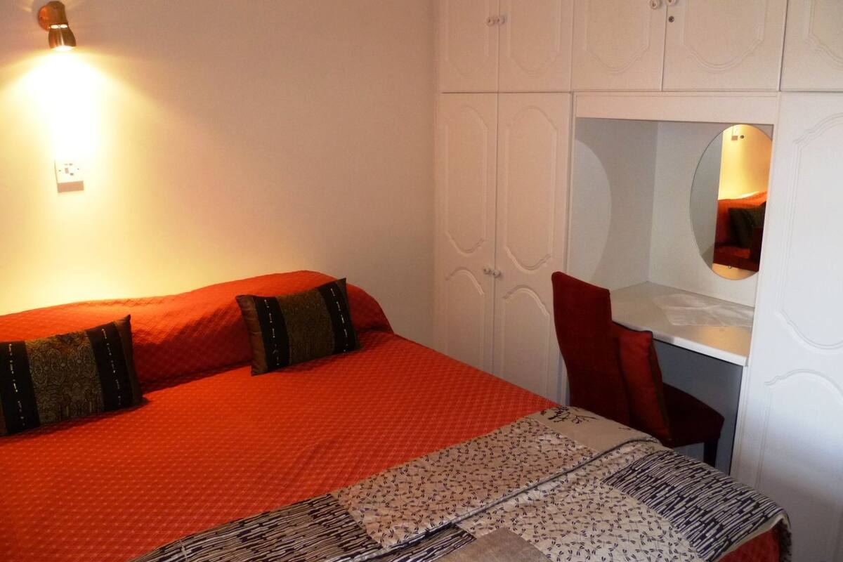 Double Room Single Use | Hypo-allergenic bedding available, in-room safe, iron/ironing board