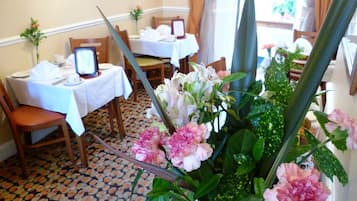 Daily cooked-to-order breakfast (EUR 14 per person)