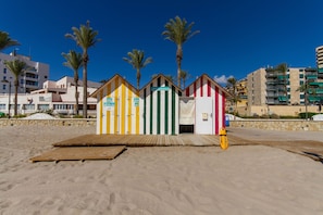 Beach nearby, white sand - Hostal San Juan (El Campello)