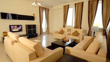 1 bedroom, premium bedding, in-room safe, desk