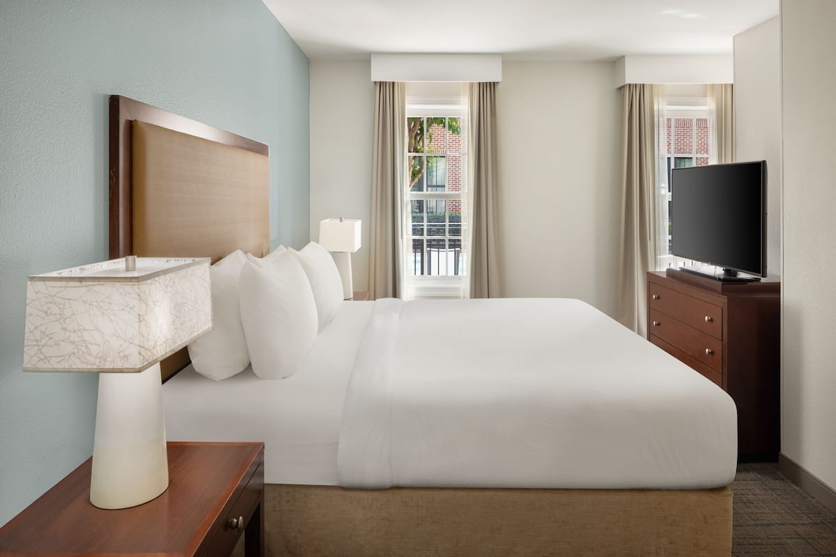 Desk, soundproofing, iron/ironing board, free cots/infant beds