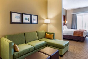 Desk, blackout drapes, iron/ironing board, free WiFi