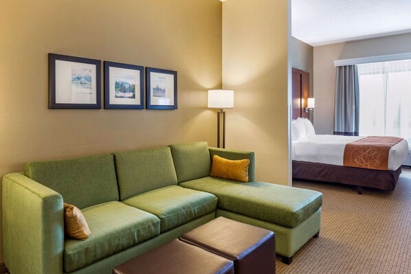 Desk, blackout drapes, iron/ironing board, free WiFi