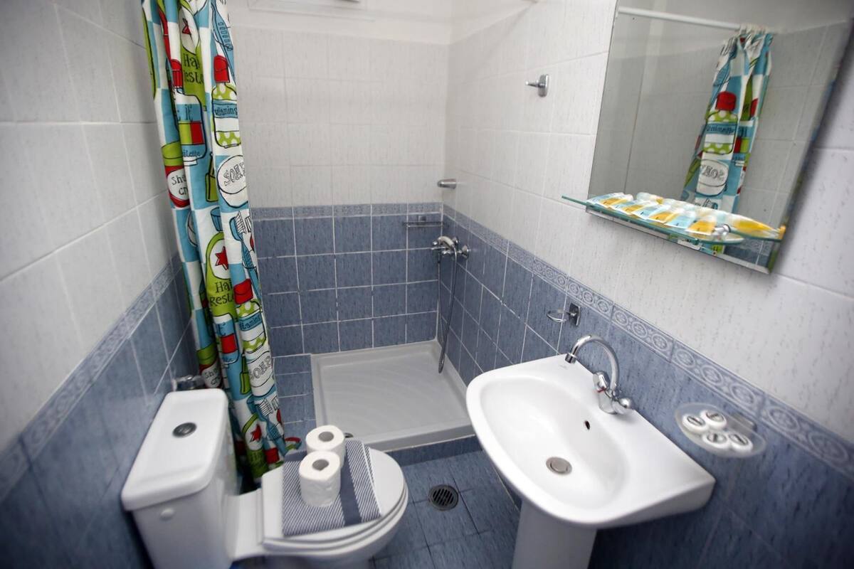 hair dryer, towels