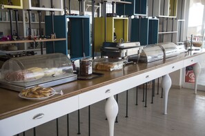Daily buffet breakfast for a fee - Aggelos Hotel (Messini)
