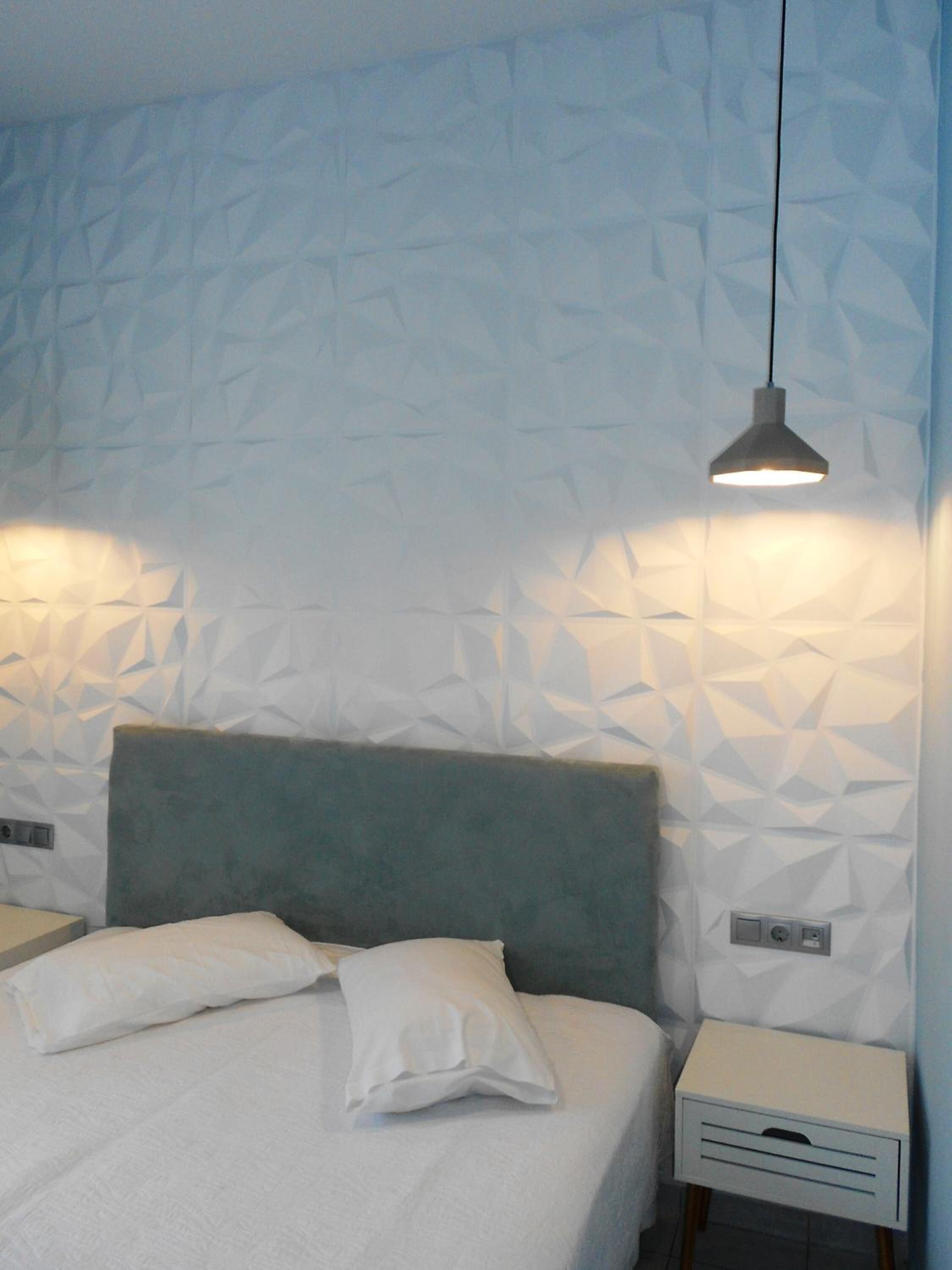 soundproofing, free wifi