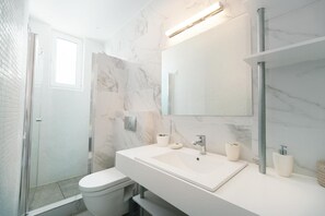 Hair dryer, towels - Aggelos Hotel (Messini)
