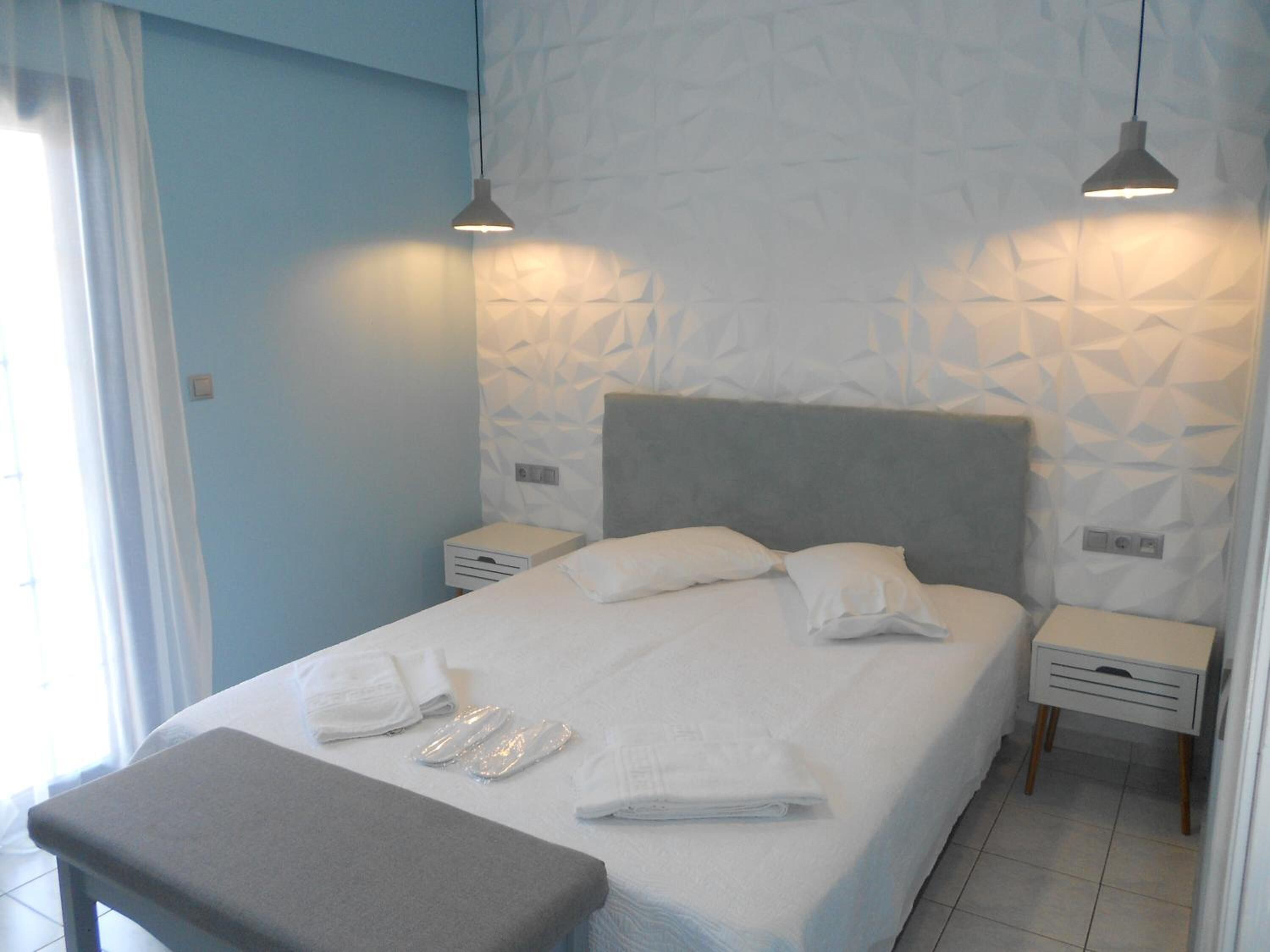 soundproofing, free wifi