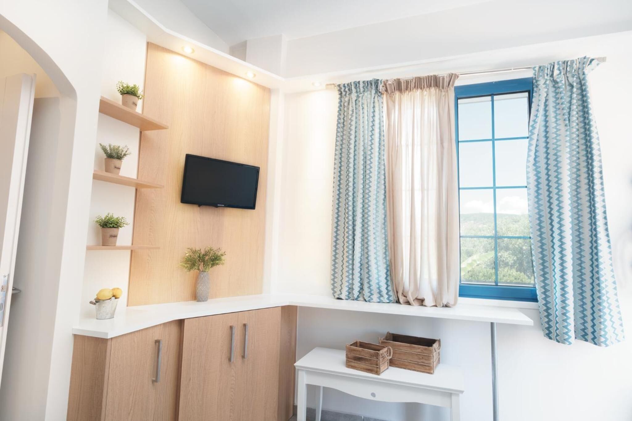 soundproofing, free wifi